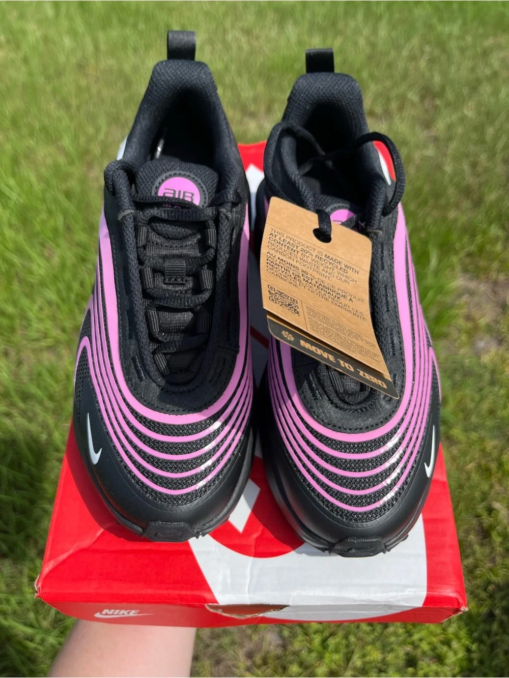 NWT 🔥💖 Nike Air Max Fire Black and Pink Wave-Pattern Athletic Sneakers Size 4.5